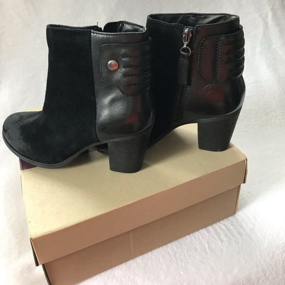 Clarks Boots - Picture 5 of 7